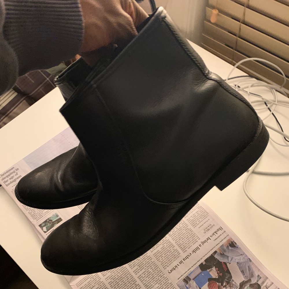 Black Chelsea boots